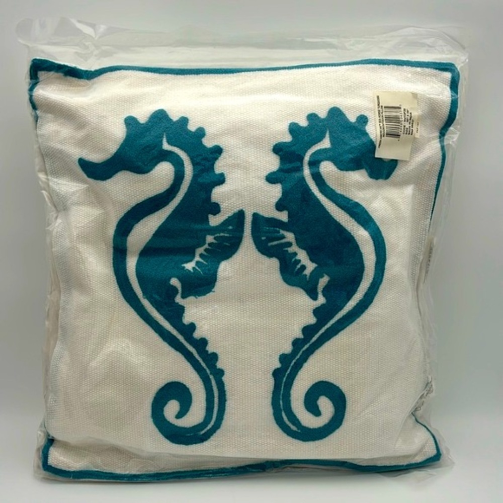 Set of 2 Fresh American Turquoise Seahorse 20-inch Indoor/Outdoor Pillows